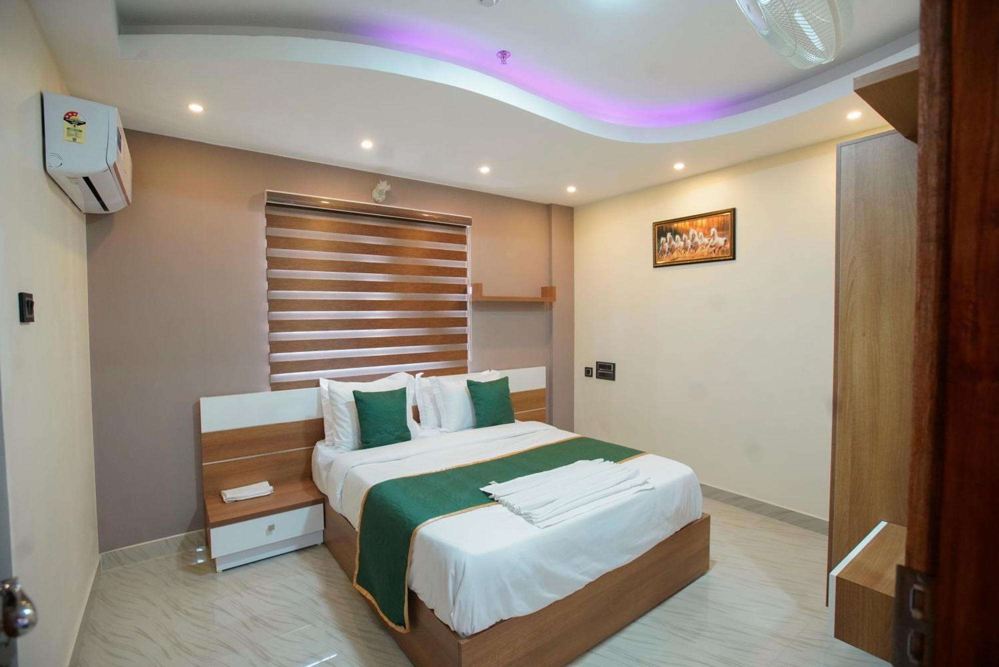 Builda Park Inn Ottappālam Exterior foto